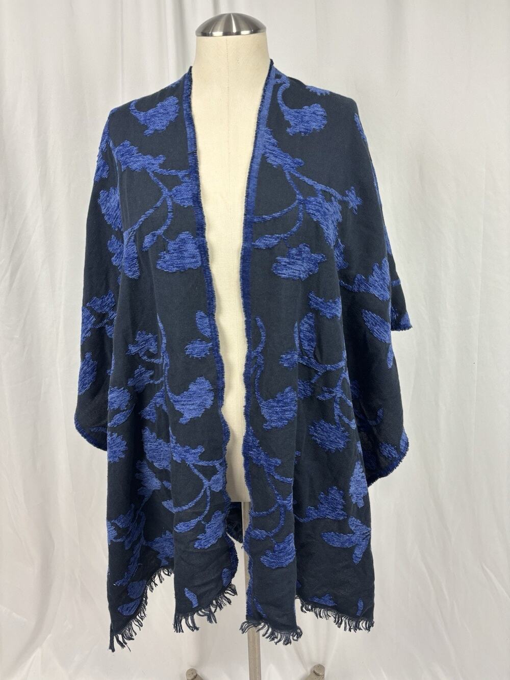 Chico’s Chenille Jacquard Knit Ruana Wrap Cape Kimono Floral Blue Boho One Size